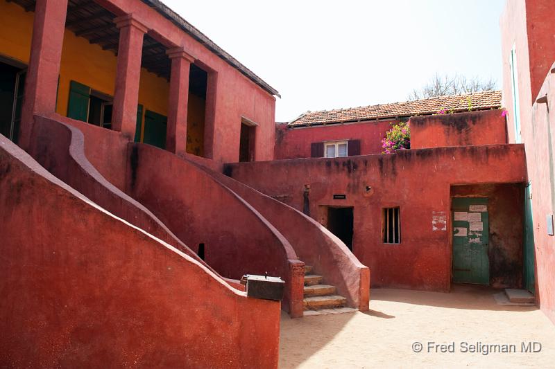 20090528_103136 D3 P1 P1.jpg - The colorful building belies the cruelty. All the slave houses faced the sea